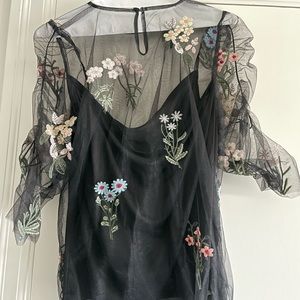 Lea & Viola Medium Sheer Blouse